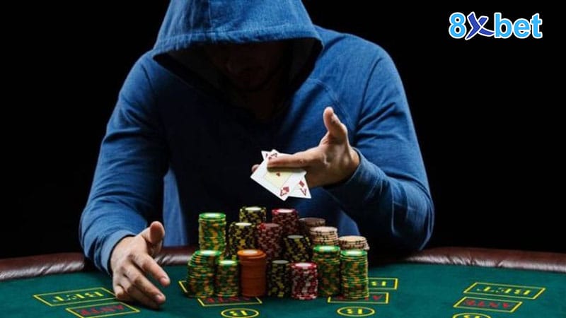 Chơi Poker 8XBet như chuyên gia với cách chơi đơn giản và chi tiết Kinh nghiệm chơi Poker đỉnh cao từ các chuyên gia